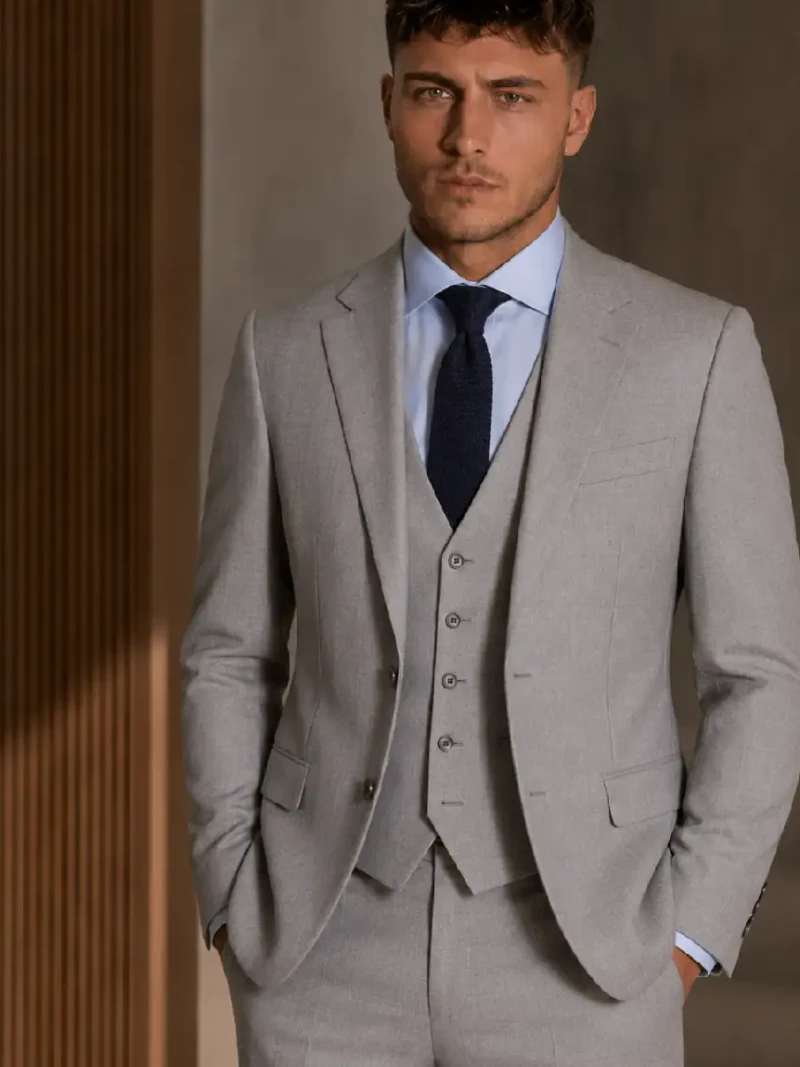 Eastford Polyester Twill Light Grey Suit Model