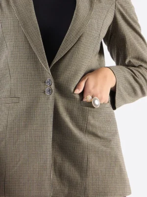 SuitsHeritage Women's Check Beige Tailored Fit Blazer Close