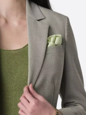 SuitsHeritage Women’s Beige Solid Big & Tall 2 Piece Suit Close