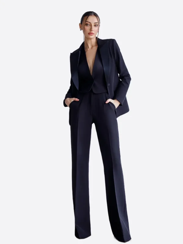 SuitsHeritage Women’s Black Solid Regular Fit 3 Piece Suit