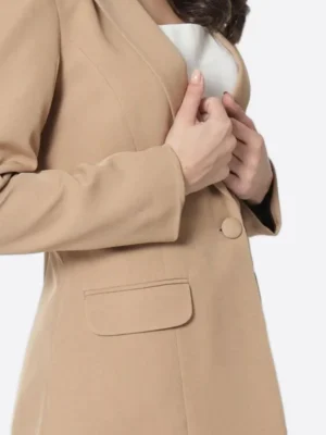 SuitsHeritage Women's Solid Camel Tailored Fit Blazer Close