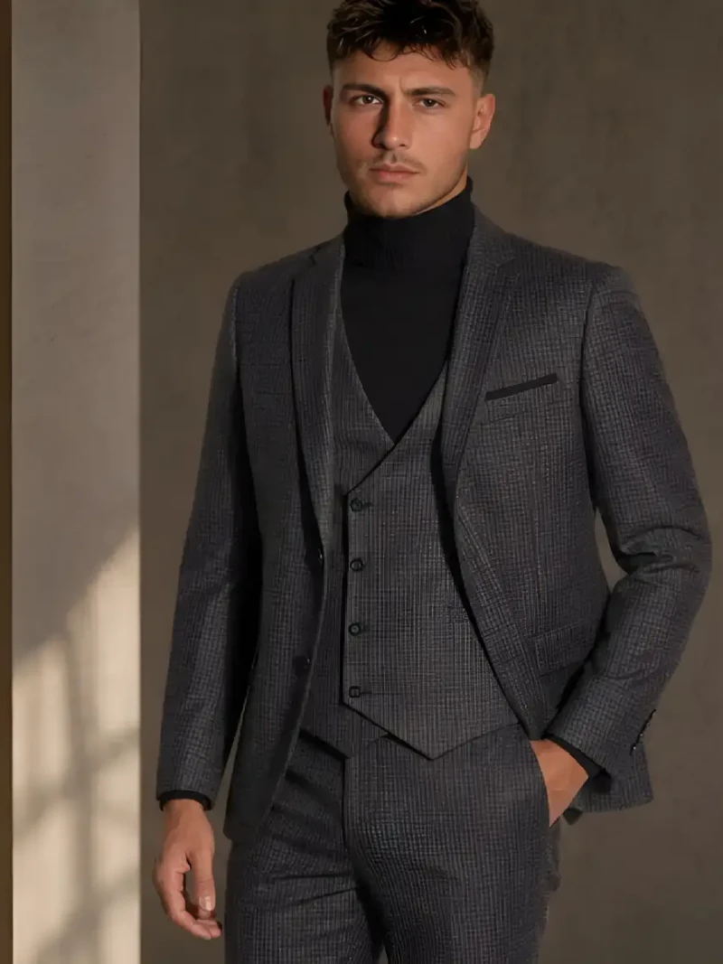 Ashford Cotton Plaid Grey Suit Model