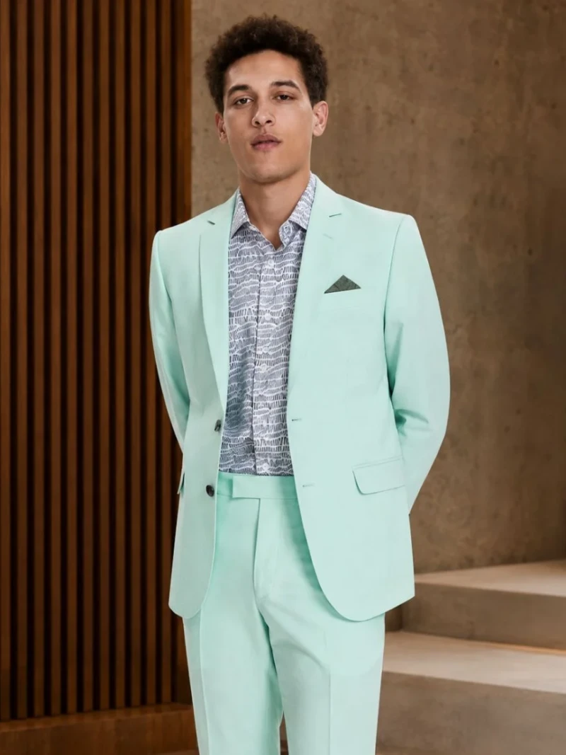Norfield Polyester Solid Light Green Suit Model