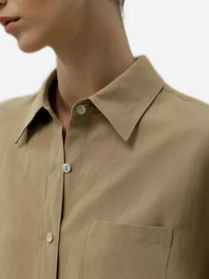 SuitsHeritage Women's Brown Oversized Linen Shirt Close