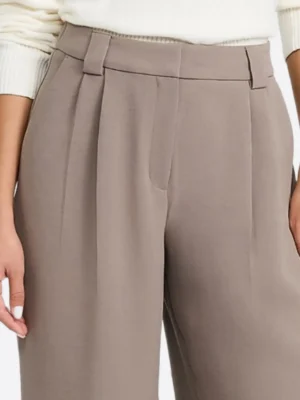 SuitsHeritage Women's Light Grey Oversized Trouser Pant Close