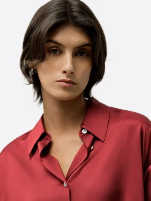SuitsHeritage Women's Maroon Oversized Silk Shirt Close