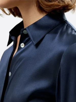 SuitsHeritage Women's Solid Navy Silk Regular Fit Shirt Close