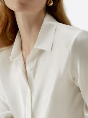 SuitsHeritage Women's White Silk Relaxed Fit Shirt Close