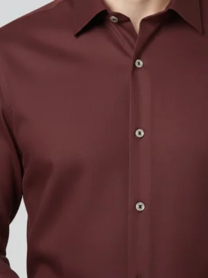 SuitsHeritage Men’s Solid Burgundy Formal Shirt Close